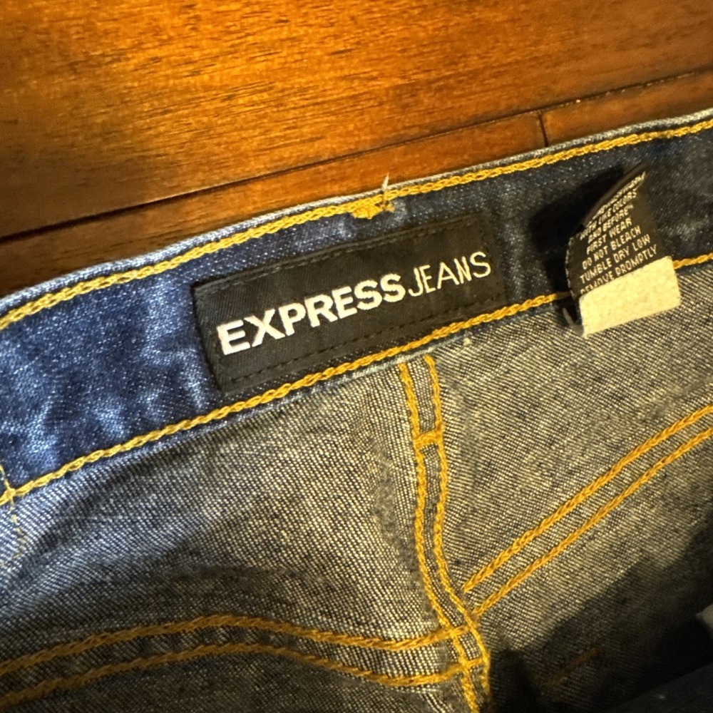 Express Jeans Extreme Flare Womens 11/12R Medium Wash Denim Low Rise Y2K - Picture 2 of 7